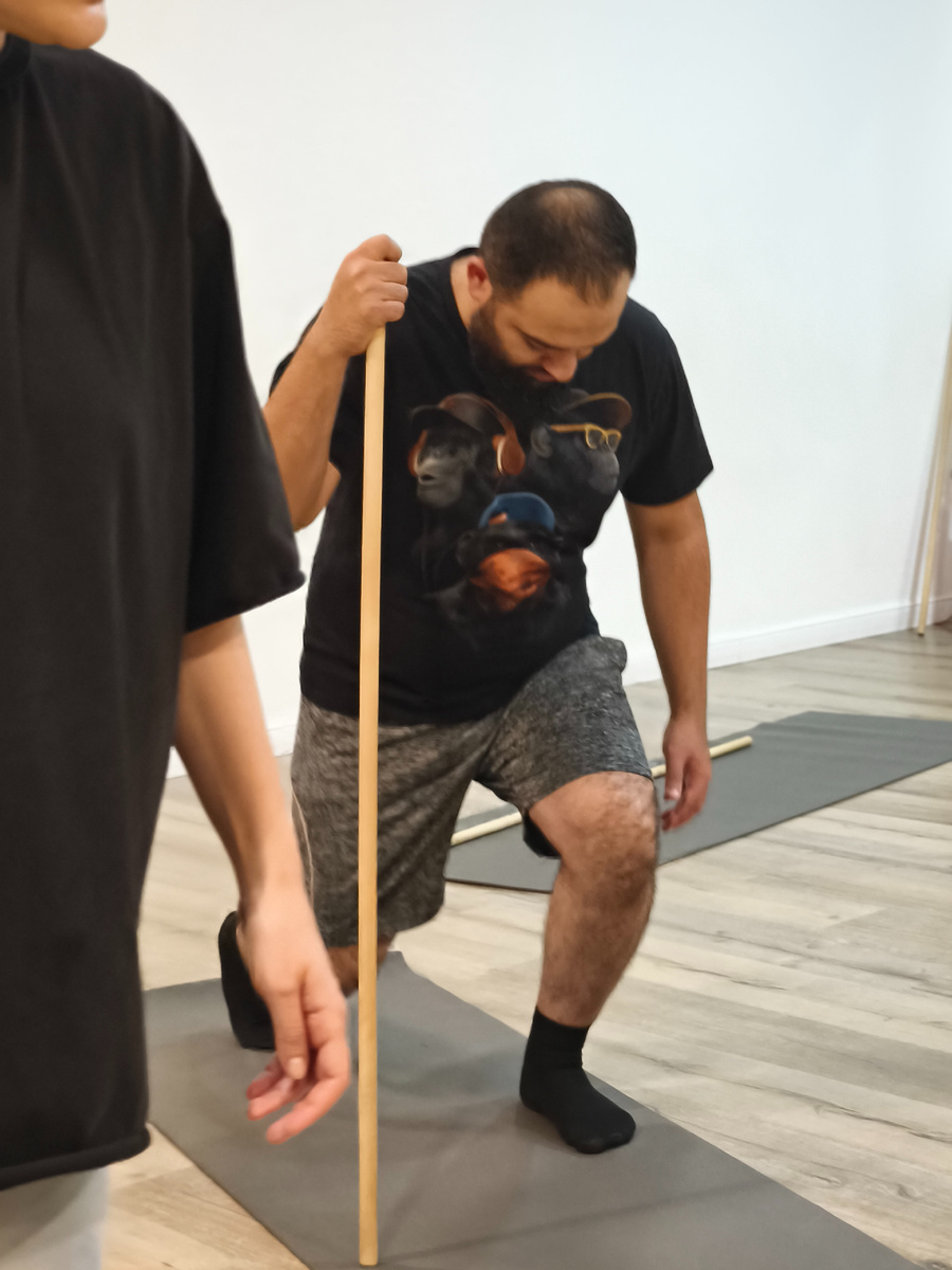 зажимы в теле, стресс и мышцы, хроническое напряжение, скованность спины