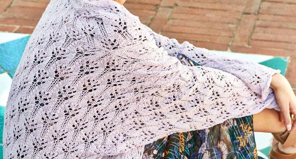 Осенний ажур: 5 вязаных изделий с красивыми фантазийными узорами