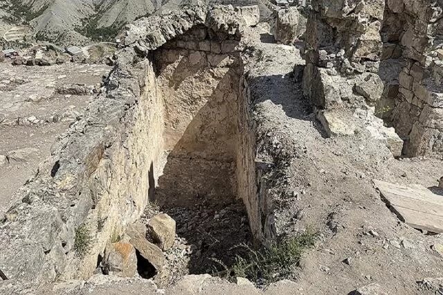 В Турции нашли утерянную усыпальницу грузинского царя Ашота Великого. Как она там оказалась?