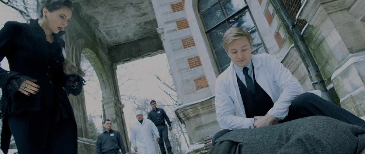 Кадры из сериала «Холмс»