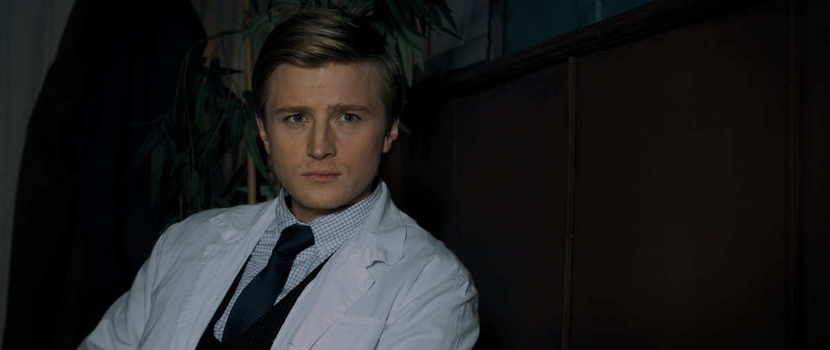 Кадры из сериала «Холмс»