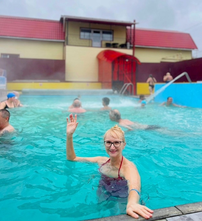 Шадринский источник. В басейне с минеральной водой.