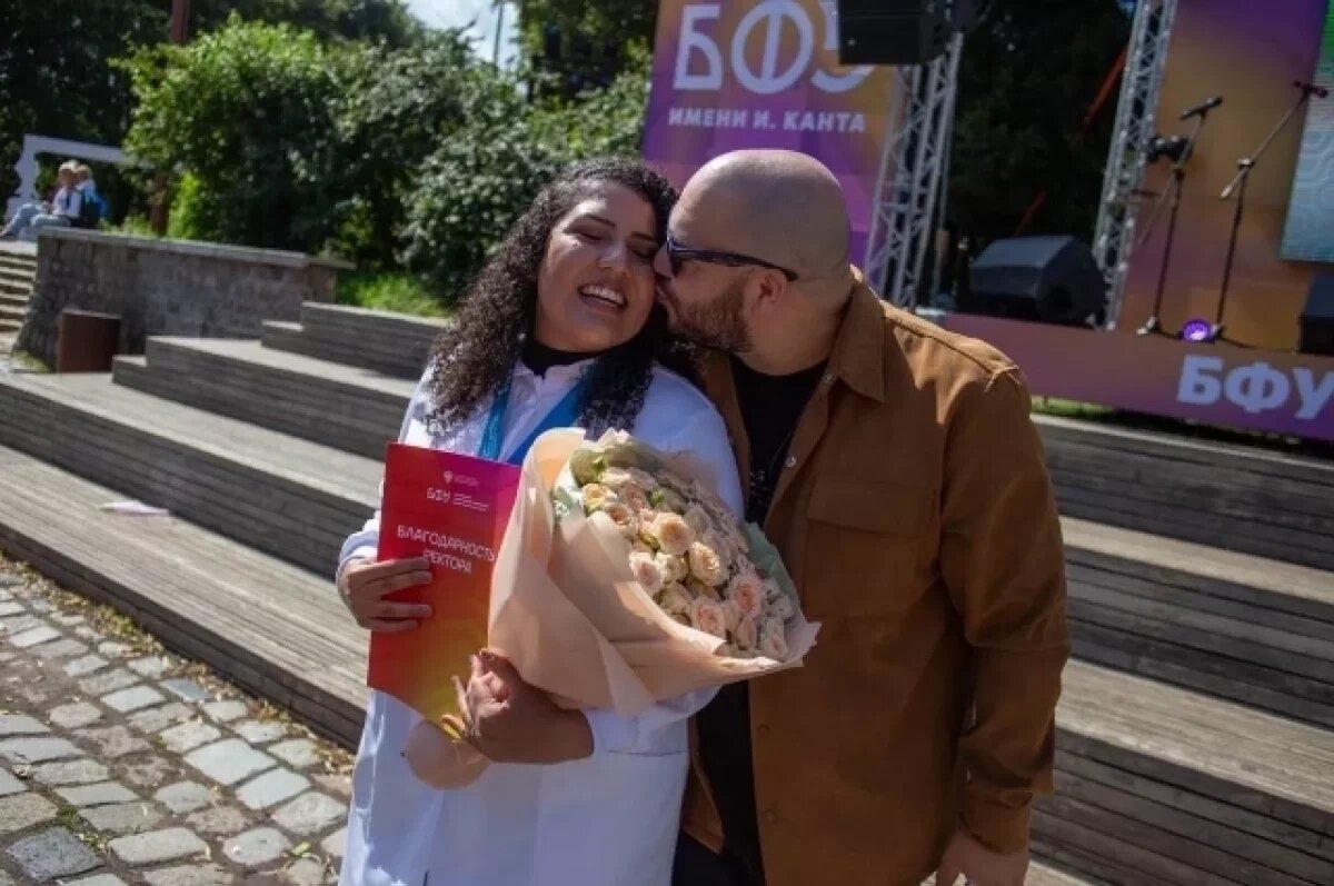    Выпускница Саманта Дос Сантос Роша Феррейра из Бразилии поблагодарила БФУ