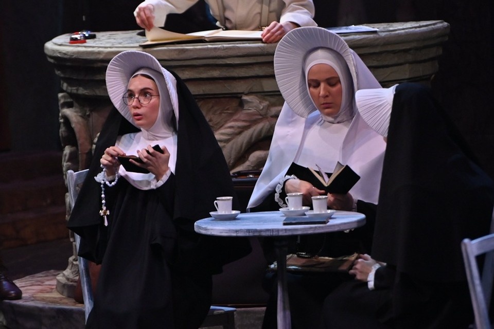    Донецкая муздрама подготовила премьеру нового спектакля «Трактирщица». Фото: Минкультуры ДНР