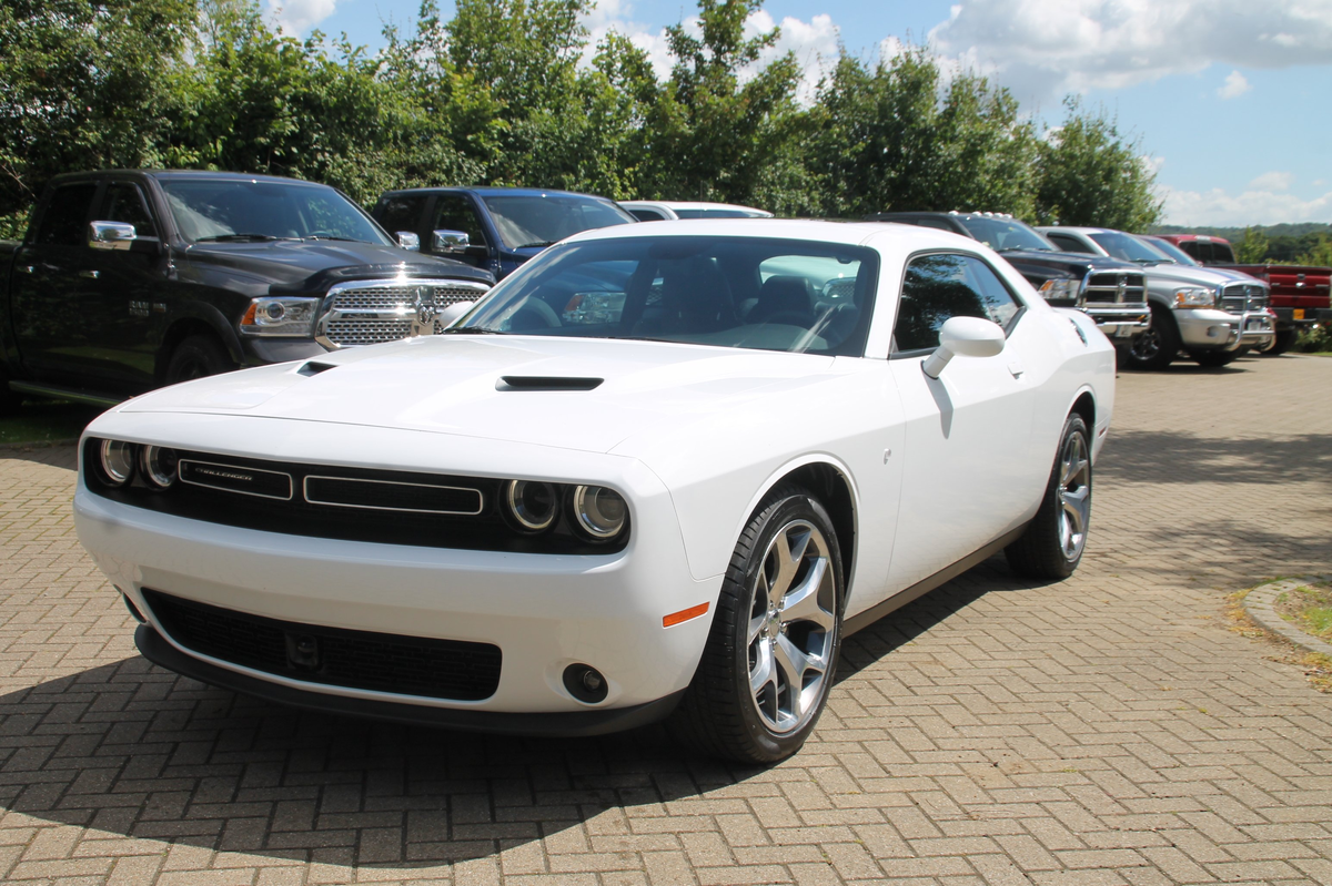 Dodge Challenger SXT / GT