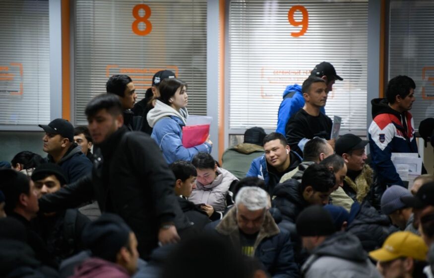    «Чем больше в России мигрантов, тем ниже у нас зарплаты»: корреляцию объяснил экономист