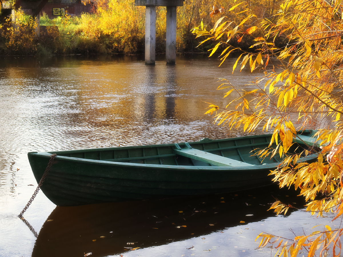 Лодочка на реке Соломбалка...