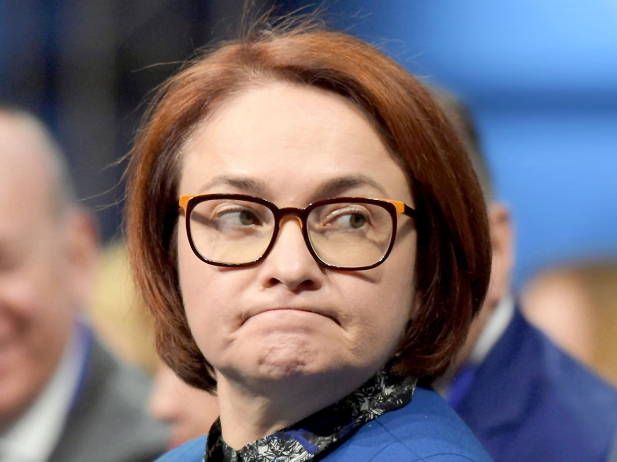 ЦБ снизил ключевую ставку до 17%, а банки урезали проценты по вкладам