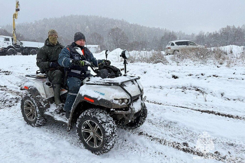    Поиск семьи Усольцевых. Фото: МЧС России