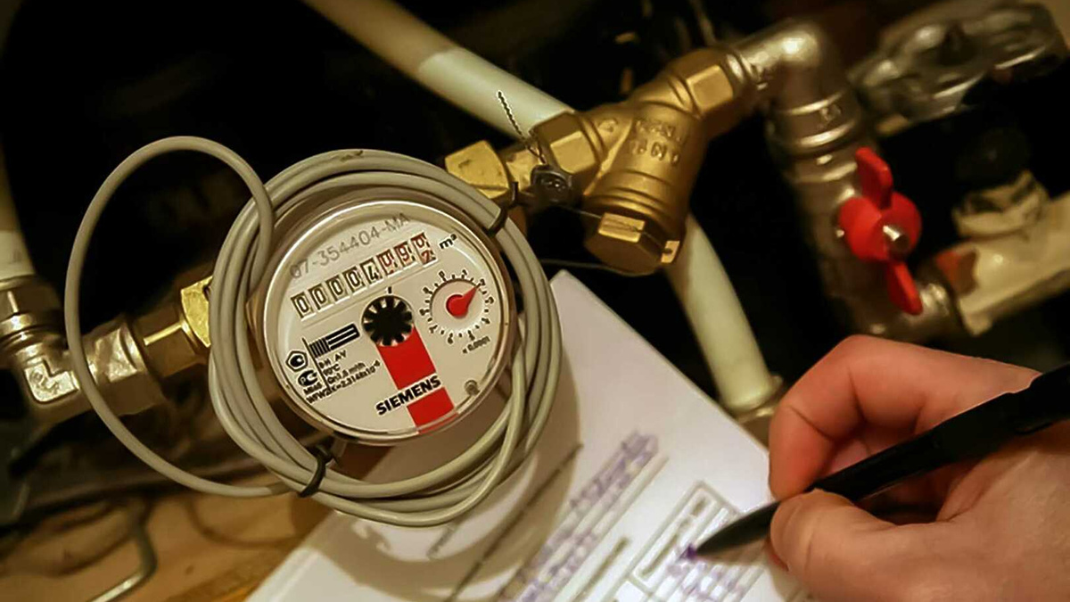 Когда поверка превращается в аферу:  гражданам выписывают счета на десятки тысяч 