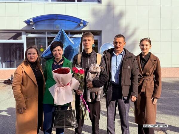    Чемпион мира по легкой атлетике Кирилл Глазырин вернулся в Оренбург после соревнований