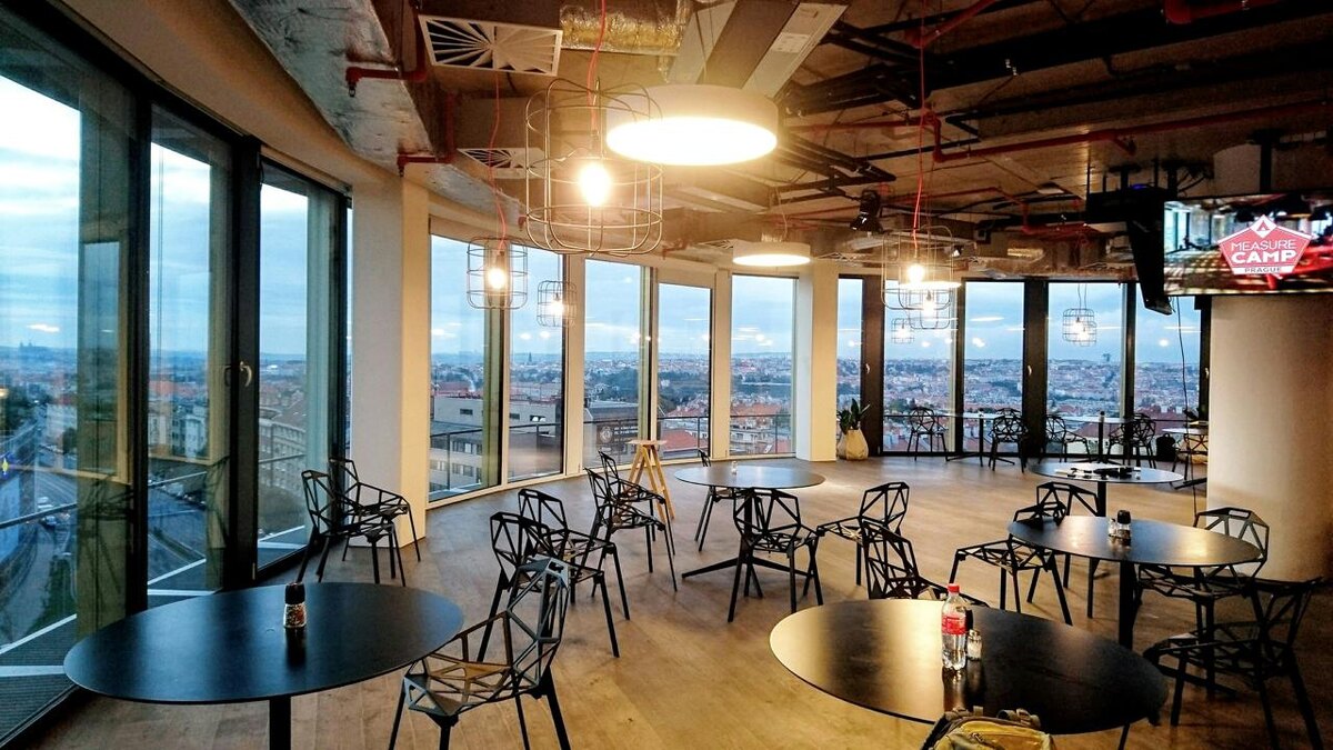 🌆 Почему вид из окна делает офис ценнее
