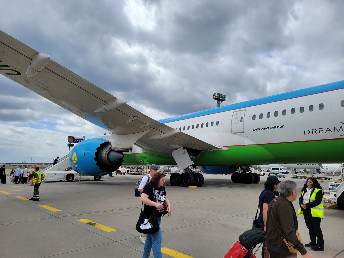 Боинг 787-8 Dreamliner НАК Узбекистон Хаво Йуллари