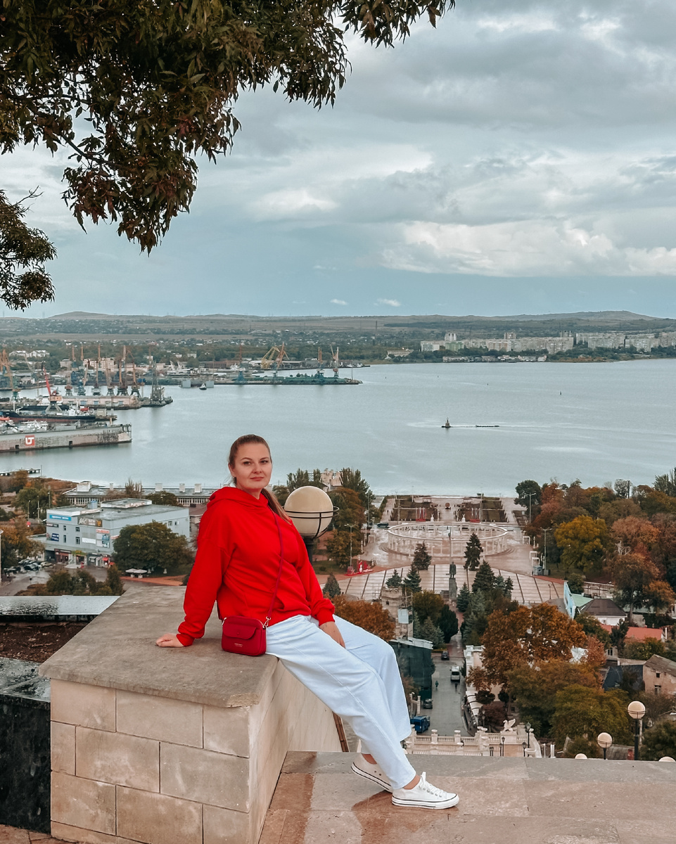 Всем привет! Я Валерия – хозяйка этого блога. Пишу о доме, творчестве и жизни обычной семьи в Петербурге. А сейчас мы в путешествии по Крыму.