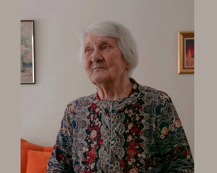     Хинштейн поздравил со 100-летием медсестру-фронтовичку Августу Карлышеву