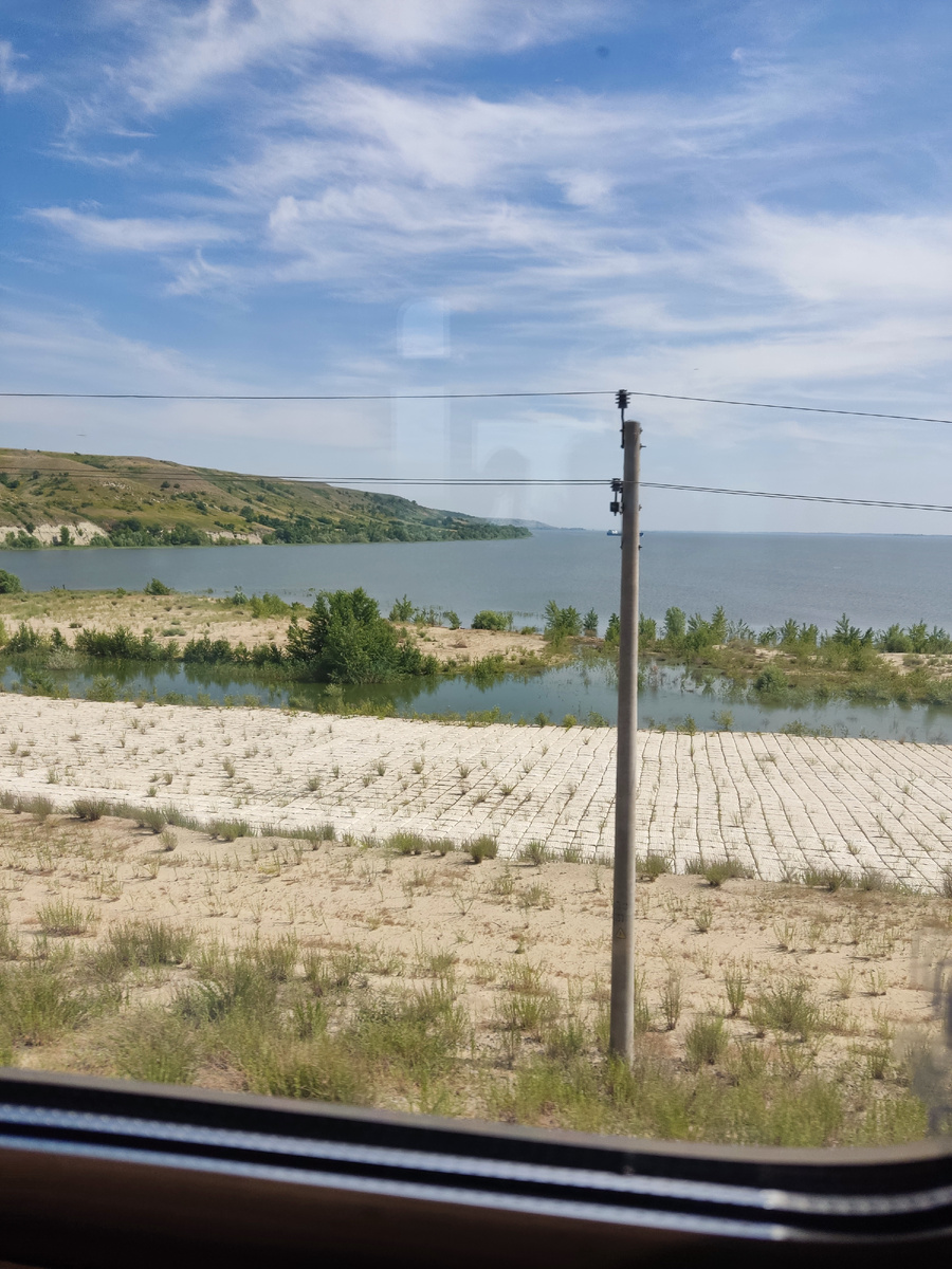 Фото автора. Люблю ехать на поезде и смотреть в окно. 