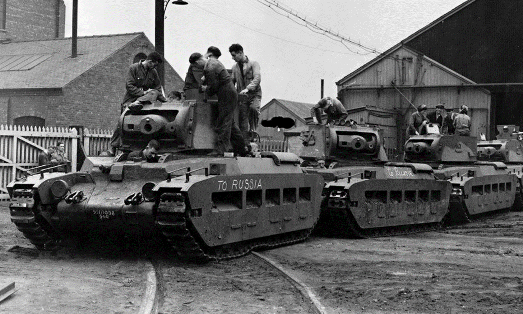 «Матильды» с надписью «В Россию» на борту перед отгрузкой в порт. Из открытых источников