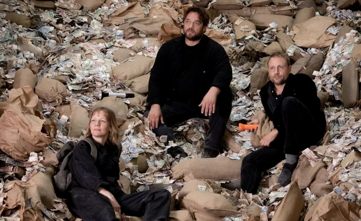 Листайте кадры.