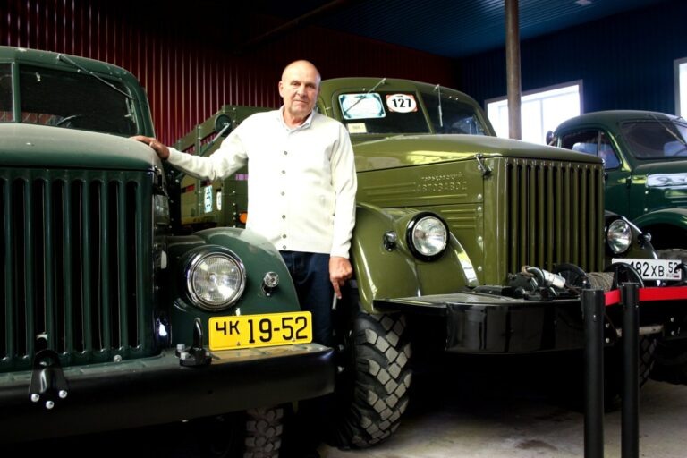    Житель Абдулино собрал коллекцию из более чем 50 раритетных автомобилей Оренбуржье