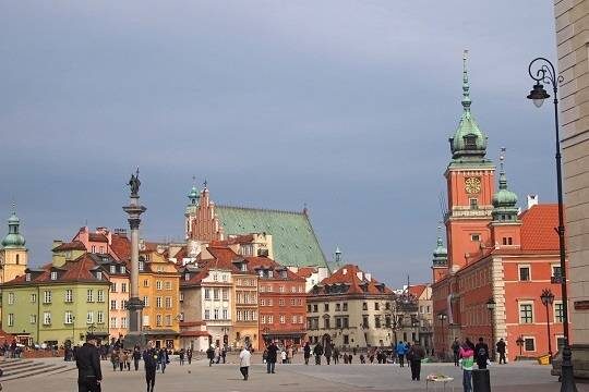    В Варшаве оппозиция проводит антимигрантскую акцию протеста
