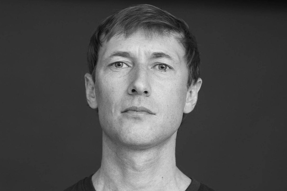     Умер от тяжелой болезни 46-летний актер сериалов «Шеф» и «Невский» Денис Семенов