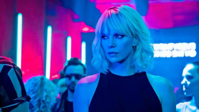    Кадр из фильма «Взрывная блондинка»