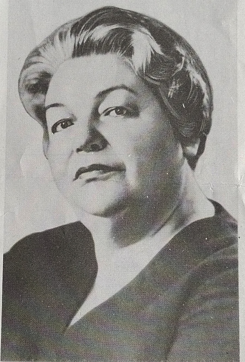 Л.П. Донейко - директор клуба "Труд" в городе Нововятске. Заслуженный работник культуры РСФСР