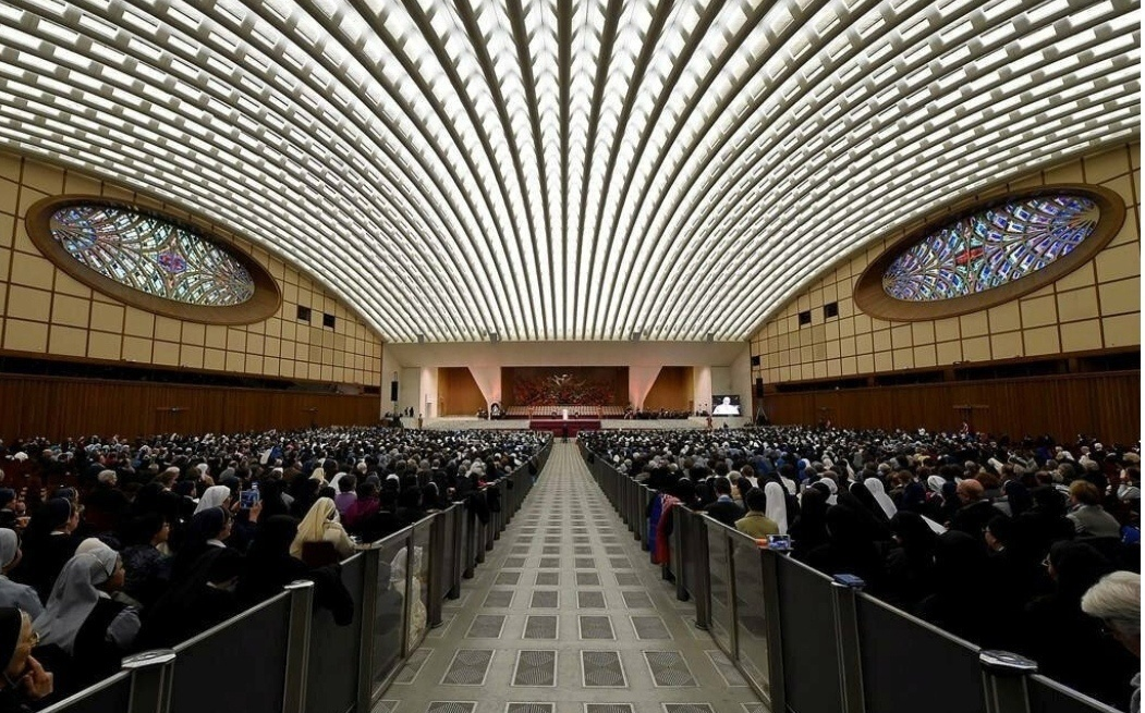 "Очи Змеи" (зал римских пап)