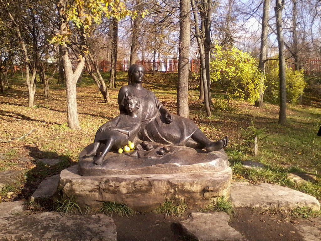 Композиция "Арина Родионовна" в Большом Болдине.