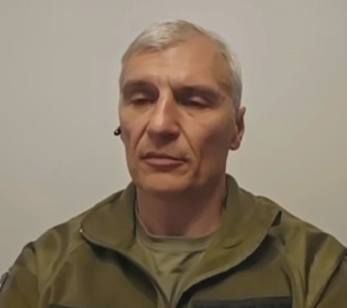    «Чемодан — и в Россию!»: русскоязычных украинцев предложили лишить учёбы и работы