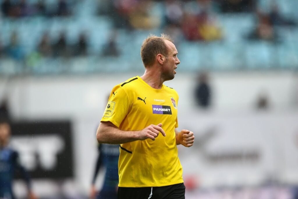    Экс-футболисты «Локомотива» выиграли прощальный матч Глушакова (источник изображения) News Express Team