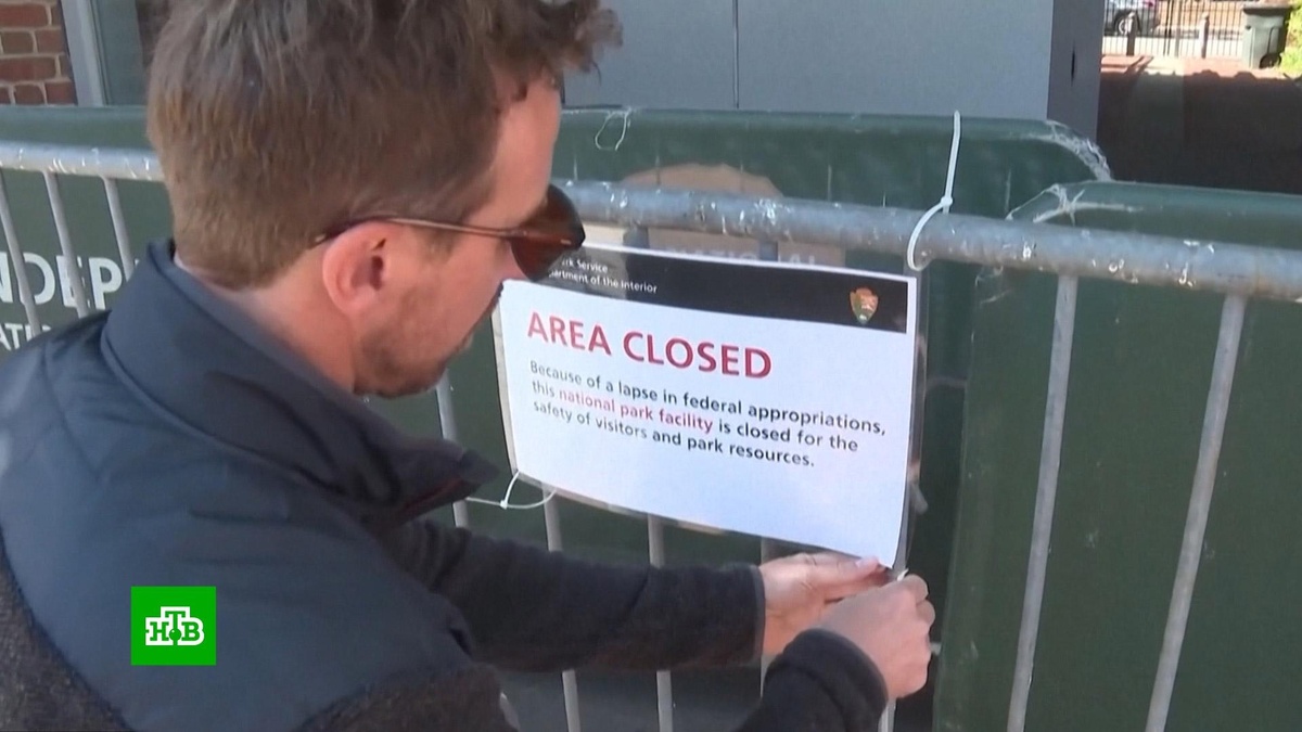    Вторая неделя шатдауна: в США начались массовые увольнения и отмены рейсов