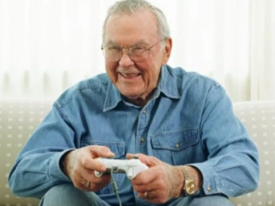    Российский дедушка-геймер уже 10 лет ведёт тетрадь с пройденными играми