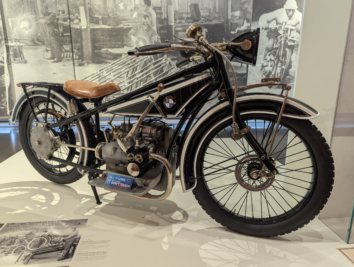 Музей BMW - Мюнхен 2025