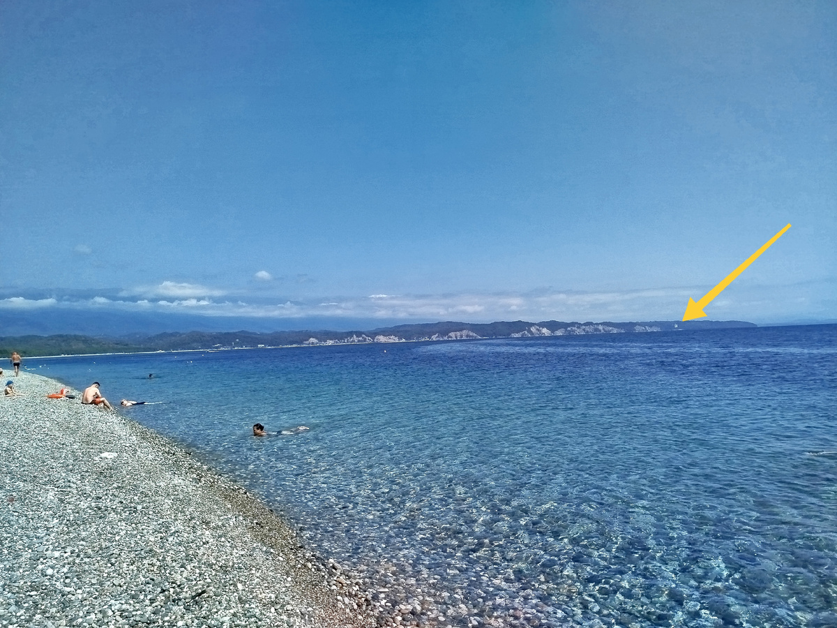 фото автора/пляж в Пицунде