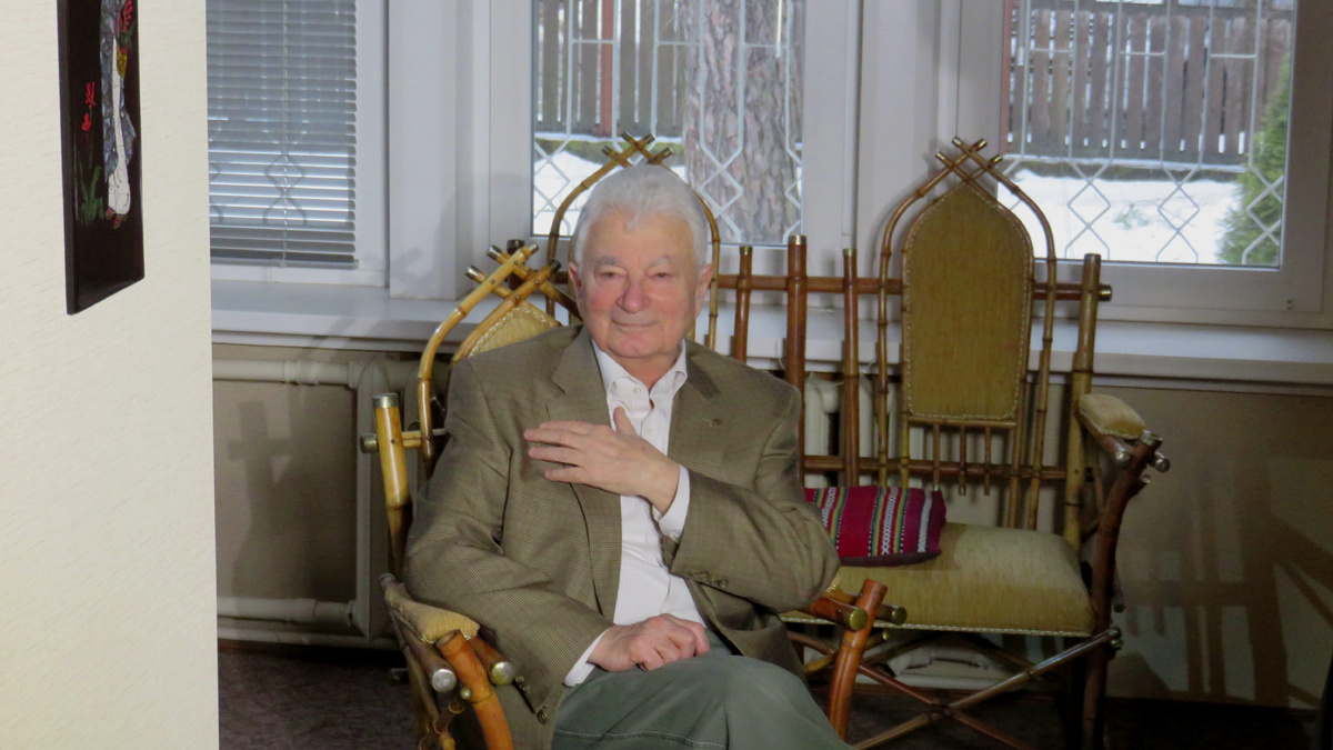 Академик РАН Юрий Цалакович Оганесян в своём доме в Дубне, 2016 год, Фото автора