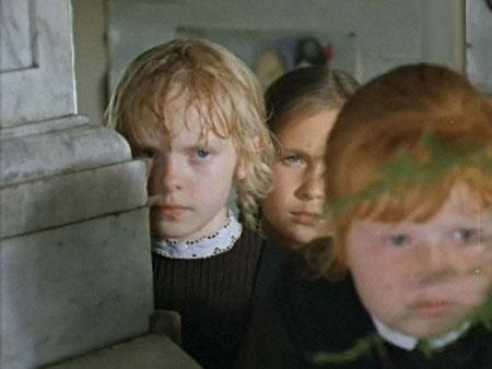   Кадр из к/ф "Странные взрослые" (1974). Режиссёр Аян Шахмалиева, "Ленфильм"