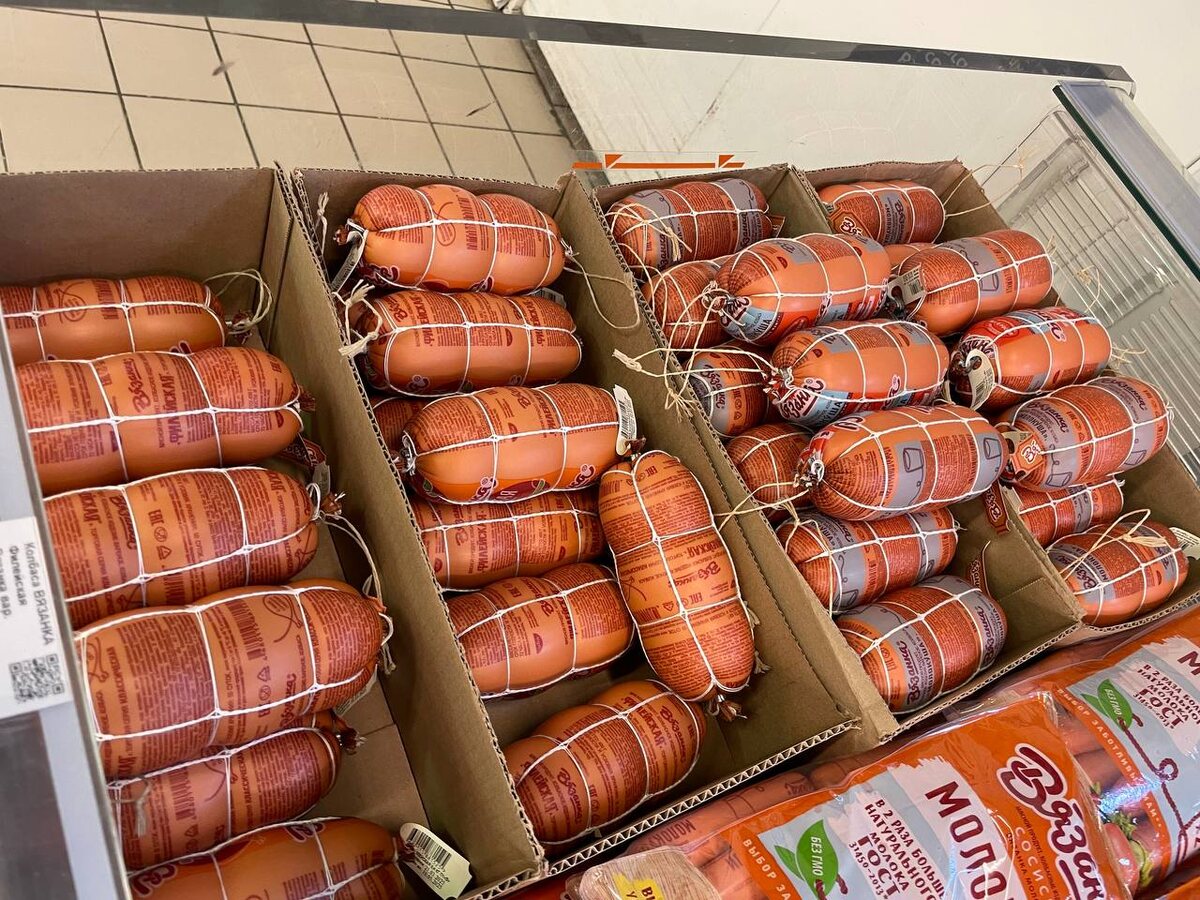    В Магните колбаску за 59 еле успел отхватить. Даже продавать не хотели. Узнал ее состав. Поступок жены одобрил сразу. Читайте отзыв и выводы