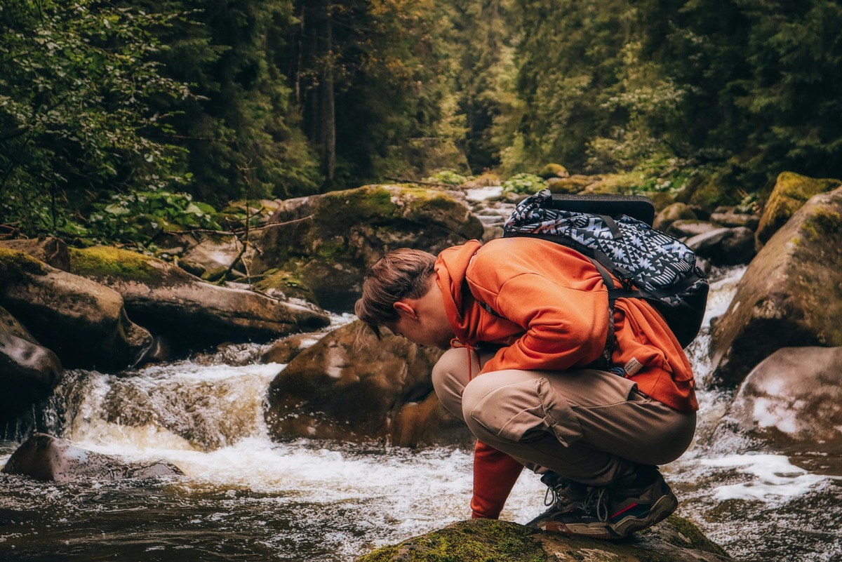 Дневной переход по тропе с ориентирами на воду и удобные места стоянок. Фото: Iryna Skavronska / Pexels