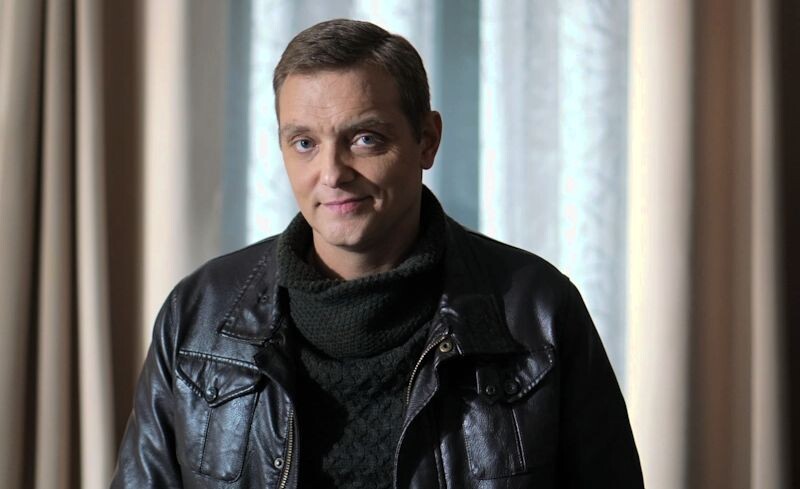 Святослав часто играет отрицательных персонажей, а в жизни, по словам родных и близких, он добрый и общительный