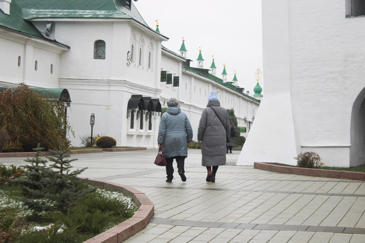 Пожилые россияне смогут выбрать способ получения выплат: наличными или на банковскую карту.  Фото: ФедералПресс / Ксения Кобалия