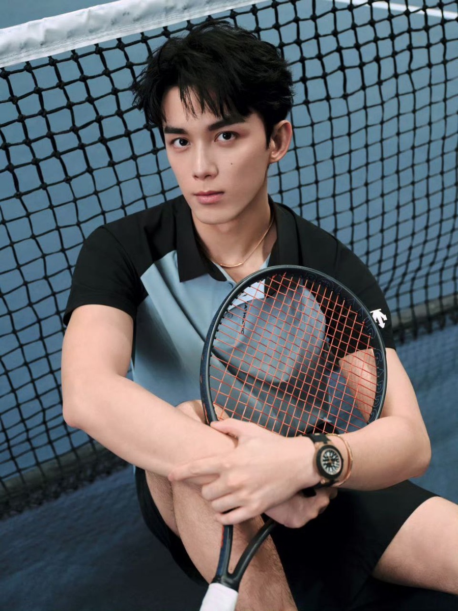 У Лэй на спорте. Листайте галерею...