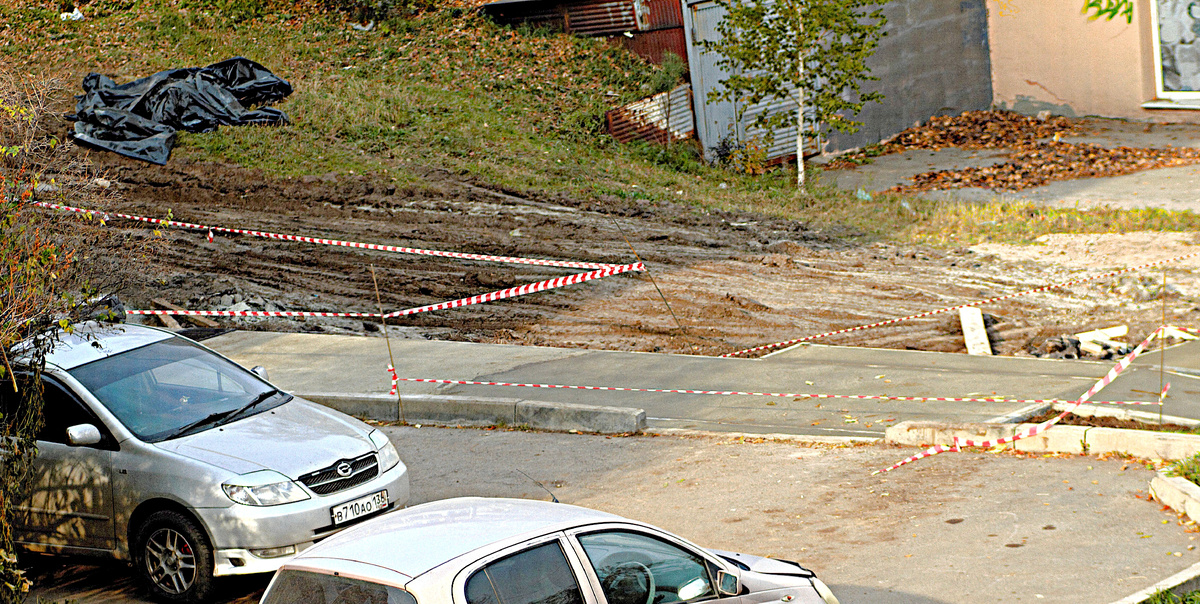 Залитые бетоном новые дорожки