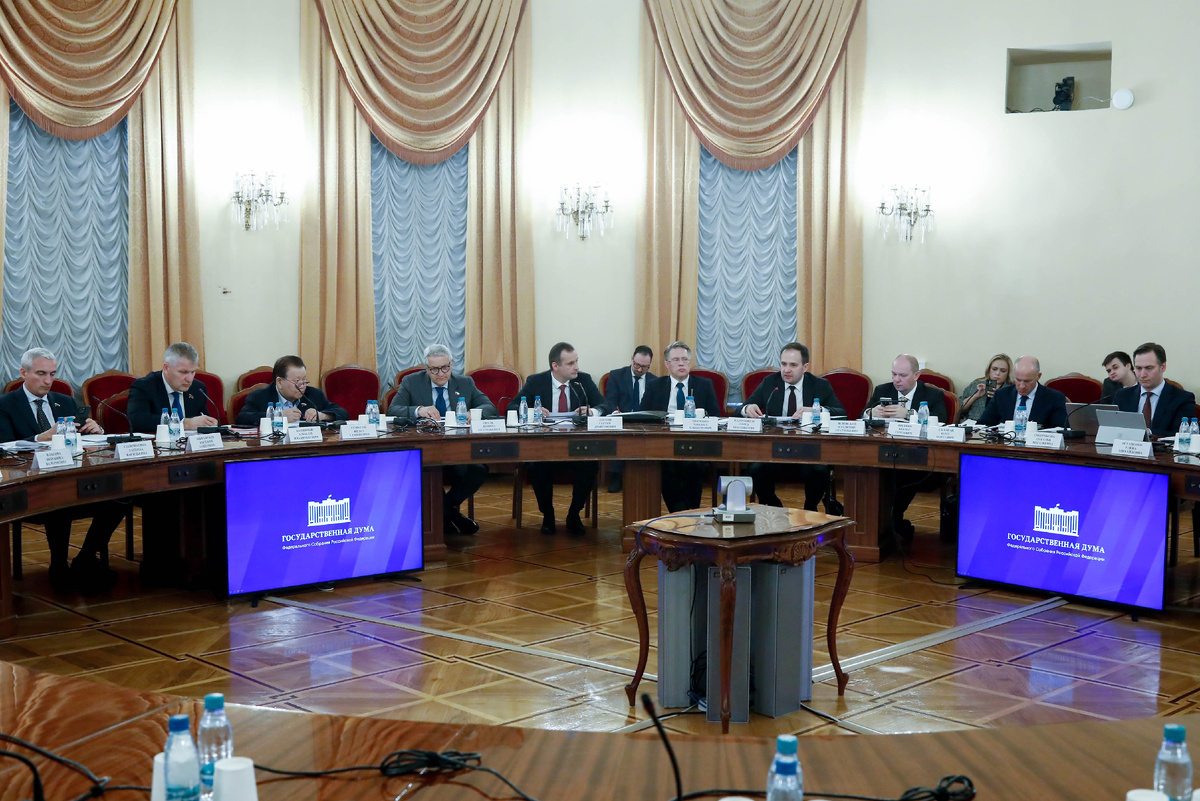 Источник: http://duma.gov.ru/multimedia/photo/120372/