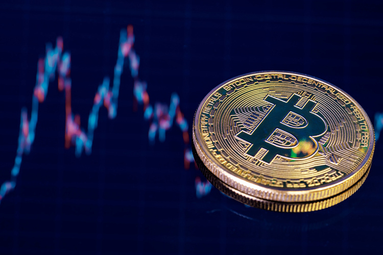    Падение началось около 23:50 по московскому времени и продолжалось около получаса, причем основная лавина принудительных ликвидаций открытых позиций прошла за последние 10–11 минут.   
Фото: «БИЗНЕС Online»