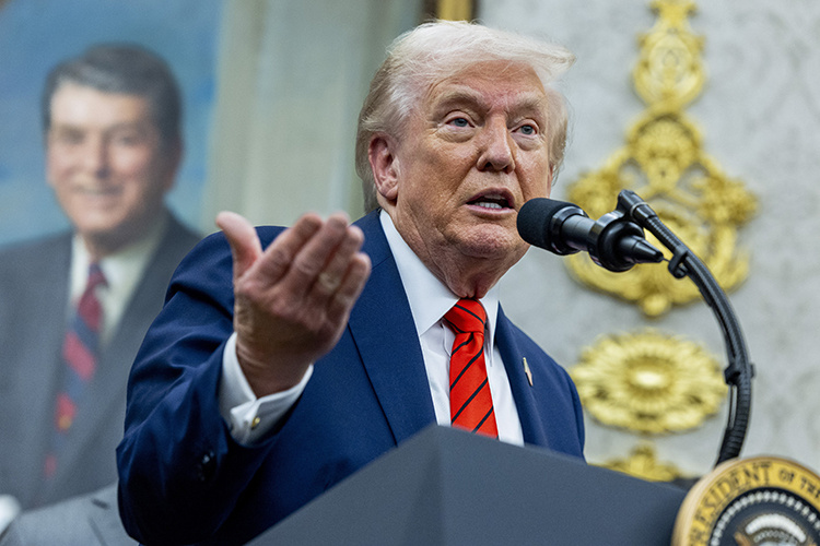    Днем 10 октября президент США Дональд Трамп резко отреагировал на шаг Китая, решившего ввести экспортные ограничения на продукцию, связанную с редкоземельными металлами.   
Фото: © CNP/AdMedia / CNP/AdMedia / www.globallookpress.com