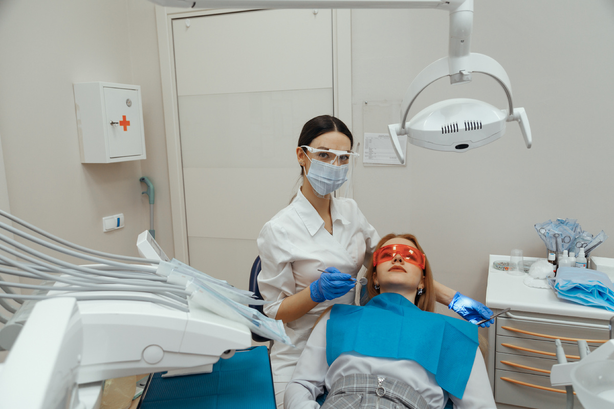 Фотография взята с сайта стоматологии Дмитрович Фэмили https://www.dmitrovich.ru/