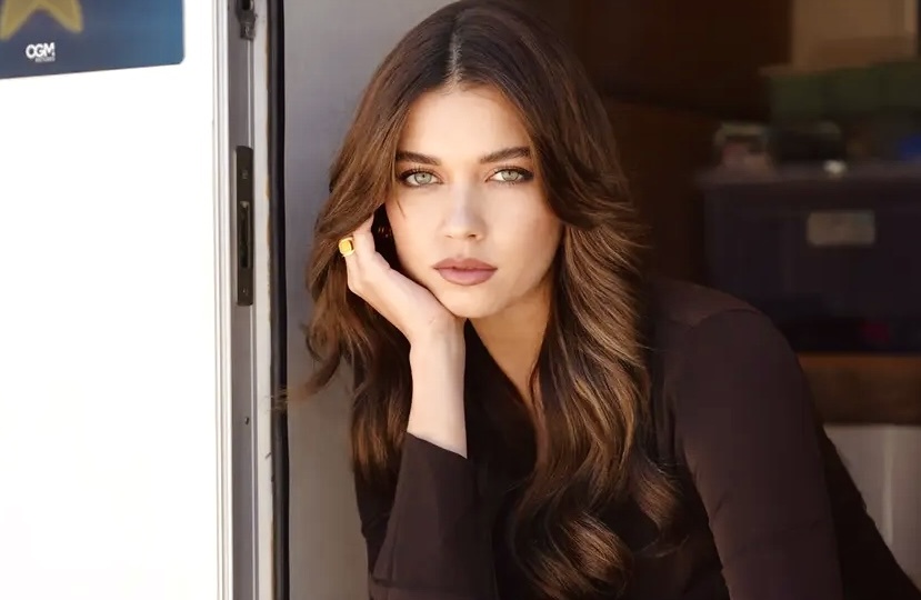 Афра Сарачоглу рассказала о разрыве отношений с Мертом Рамазан Демиром