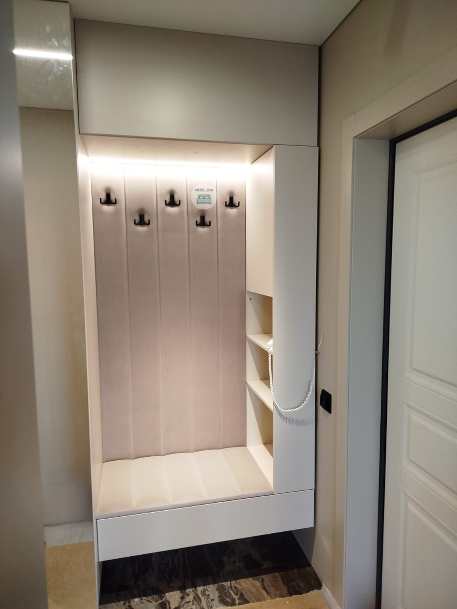 фото прихожей в нашем исполнении в разных ракурсах