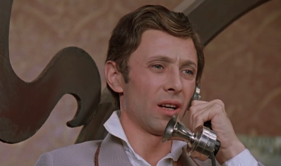 Фрагмент из фильма «Не может быть!» (реж. Леонид Гайдай), СССР, 1975 г.